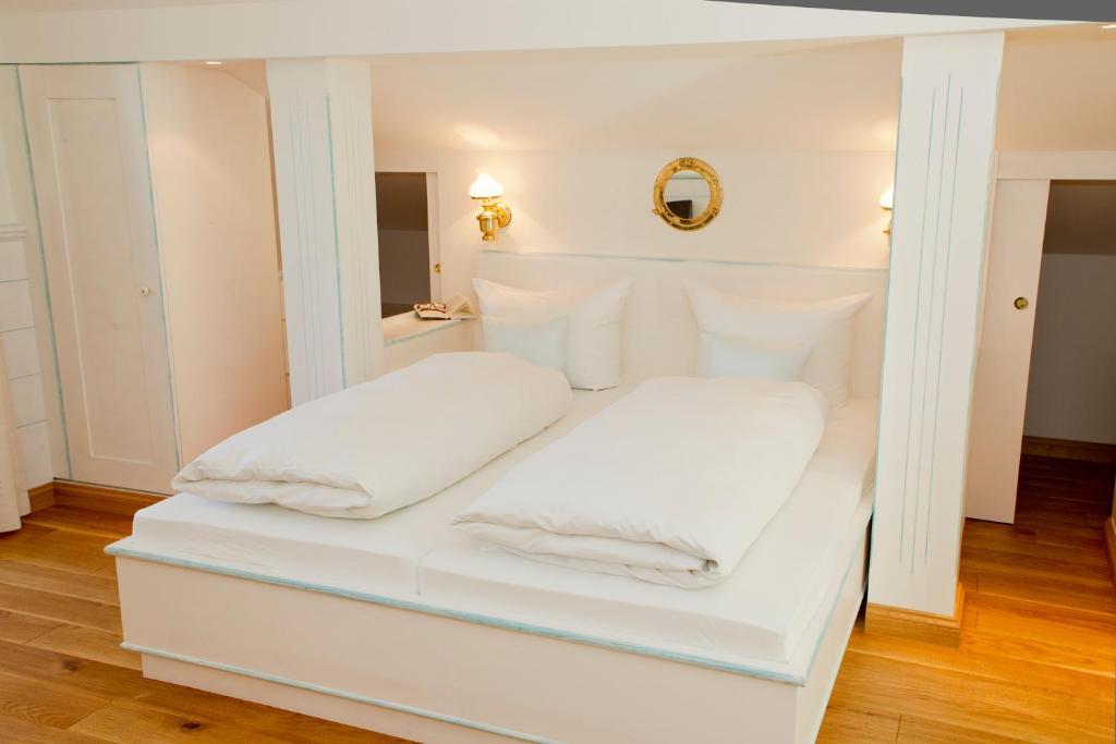 Landhaus Marinella Hotel Garni Bad Wiessee Δωμάτιο φωτογραφία